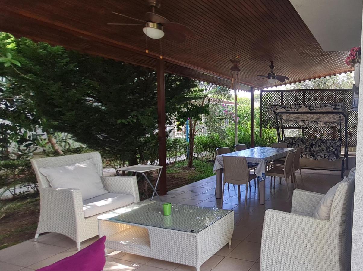 Triblex Villa I Private Beach I Walking Distance To The Sea 300 Meters Side Exterior photo